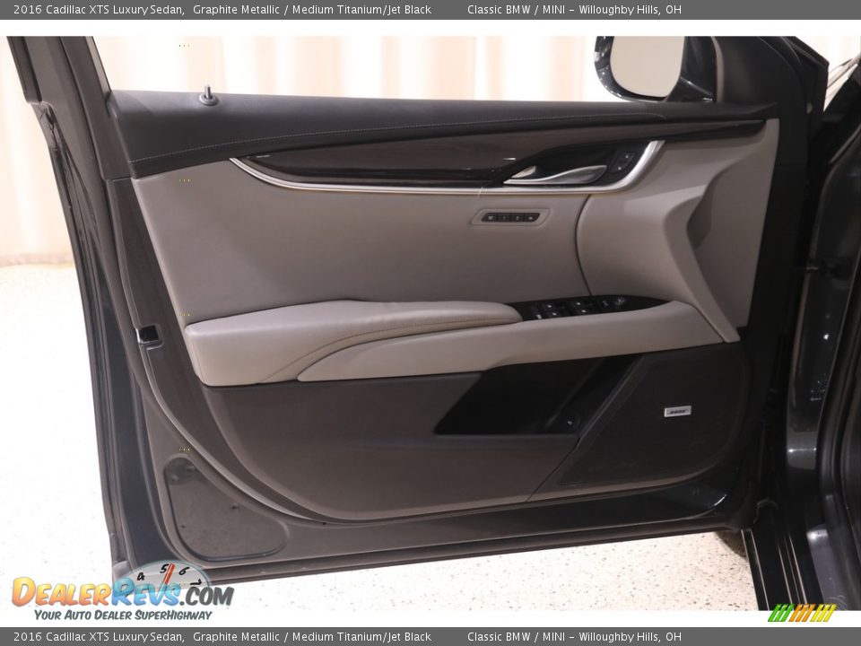 2016 Cadillac XTS Luxury Sedan Graphite Metallic / Medium Titanium/Jet Black Photo #4