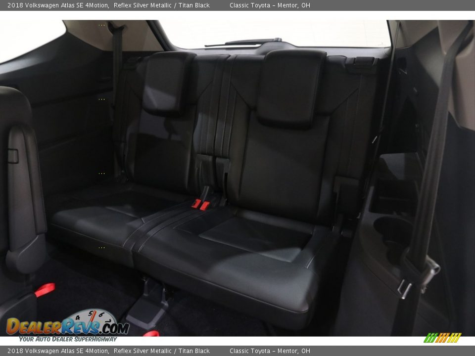 2018 Volkswagen Atlas SE 4Motion Reflex Silver Metallic / Titan Black Photo #17