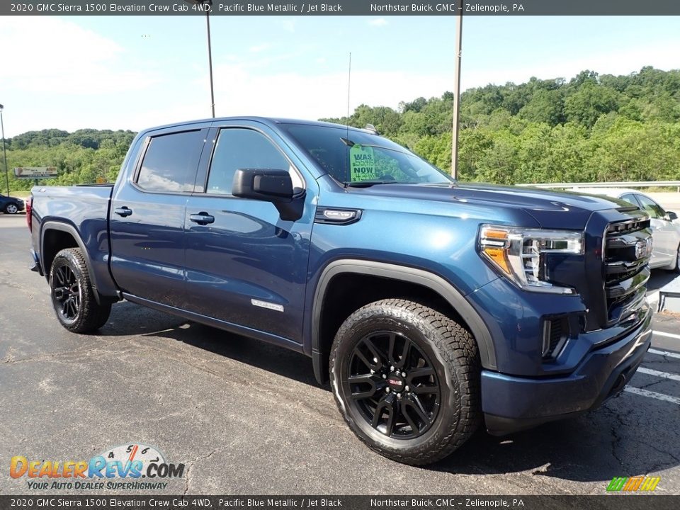 Front 3/4 View of 2020 GMC Sierra 1500 Elevation Crew Cab 4WD Photo #4