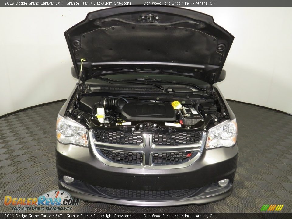 2019 Dodge Grand Caravan SXT Granite Pearl / Black/Light Graystone Photo #5