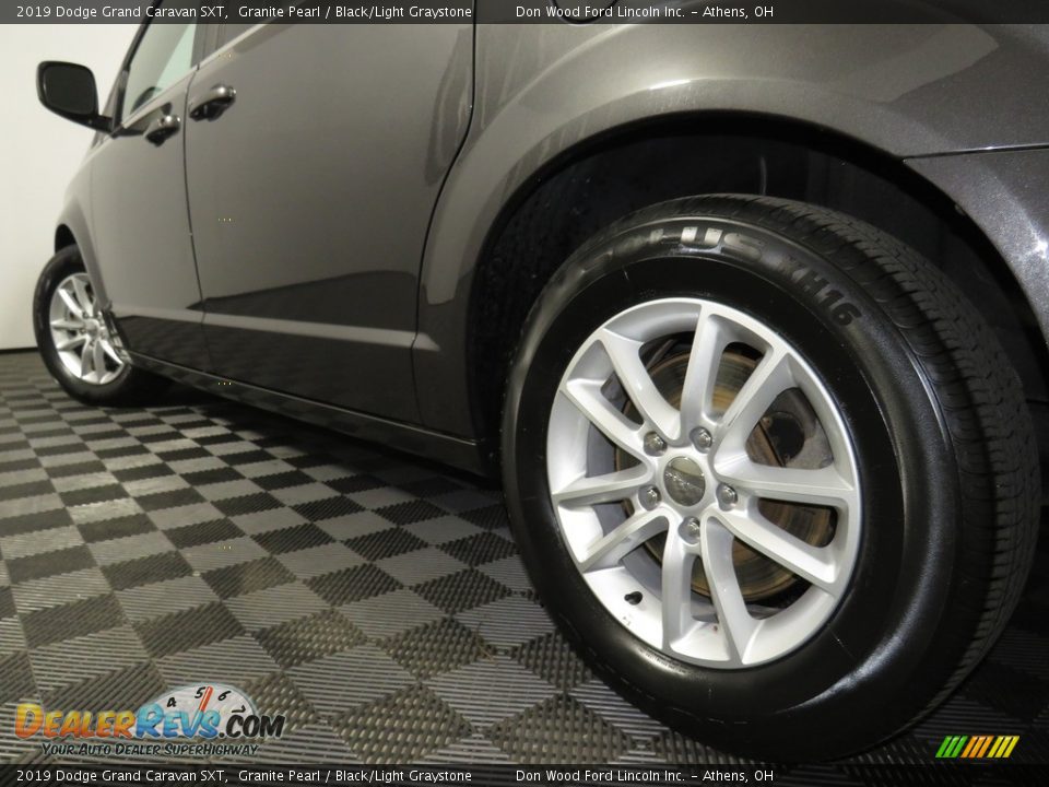 2019 Dodge Grand Caravan SXT Granite Pearl / Black/Light Graystone Photo #10