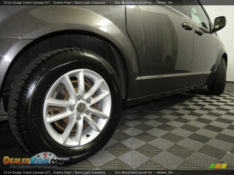 2019 Dodge Grand Caravan SXT Granite Pearl / Black/Light Graystone Photo #17