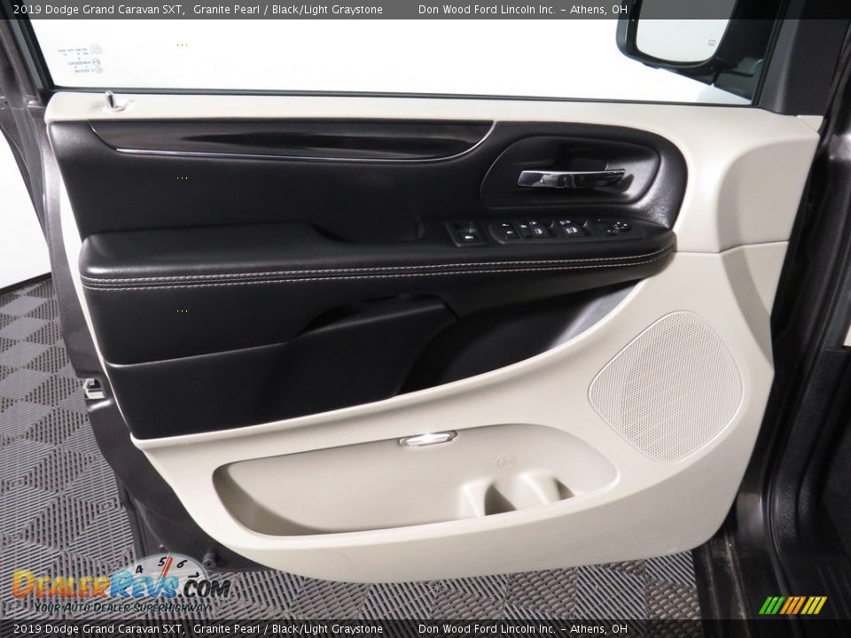 2019 Dodge Grand Caravan SXT Granite Pearl / Black/Light Graystone Photo #18