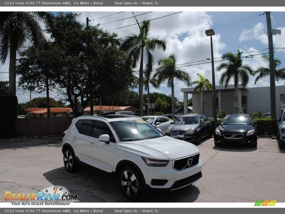 2019 Volvo XC40 T5 Momentum AWD Ice White / Blond Photo #1