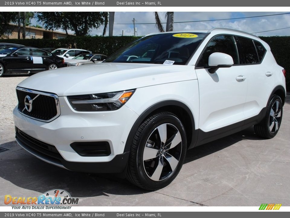 Ice White 2019 Volvo XC40 T5 Momentum AWD Photo #5