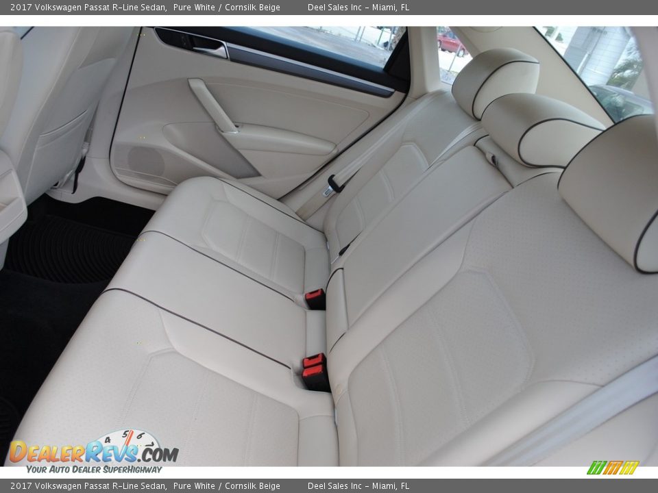2017 Volkswagen Passat R-Line Sedan Pure White / Cornsilk Beige Photo #11