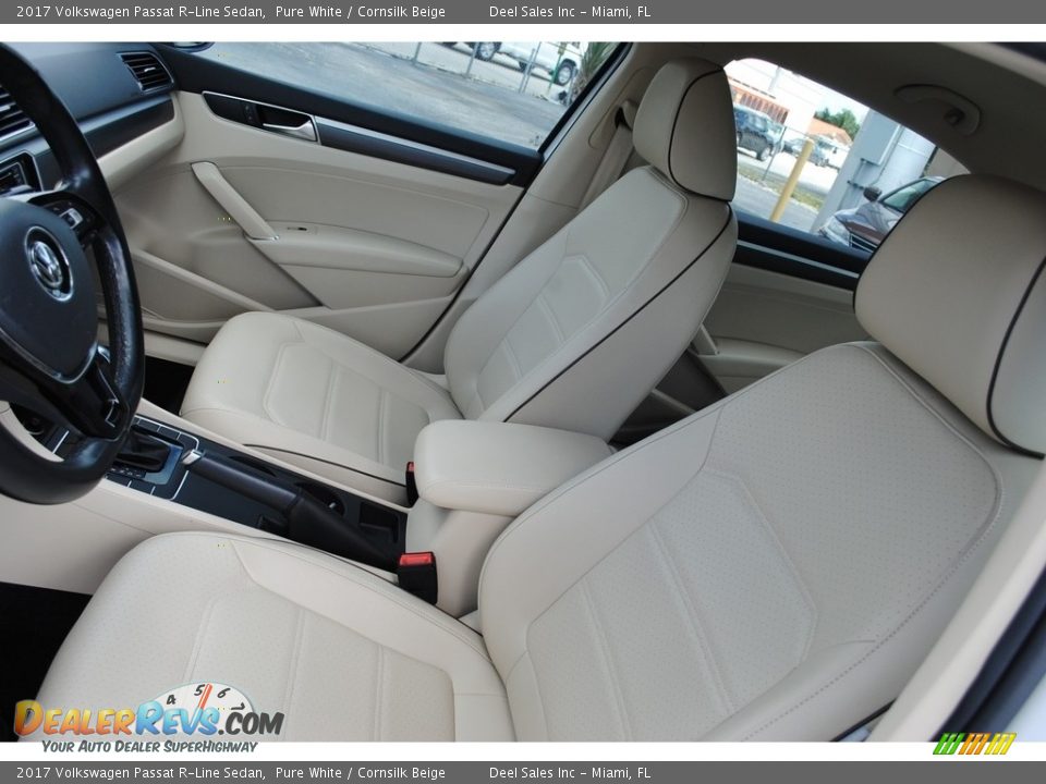 2017 Volkswagen Passat R-Line Sedan Pure White / Cornsilk Beige Photo #12