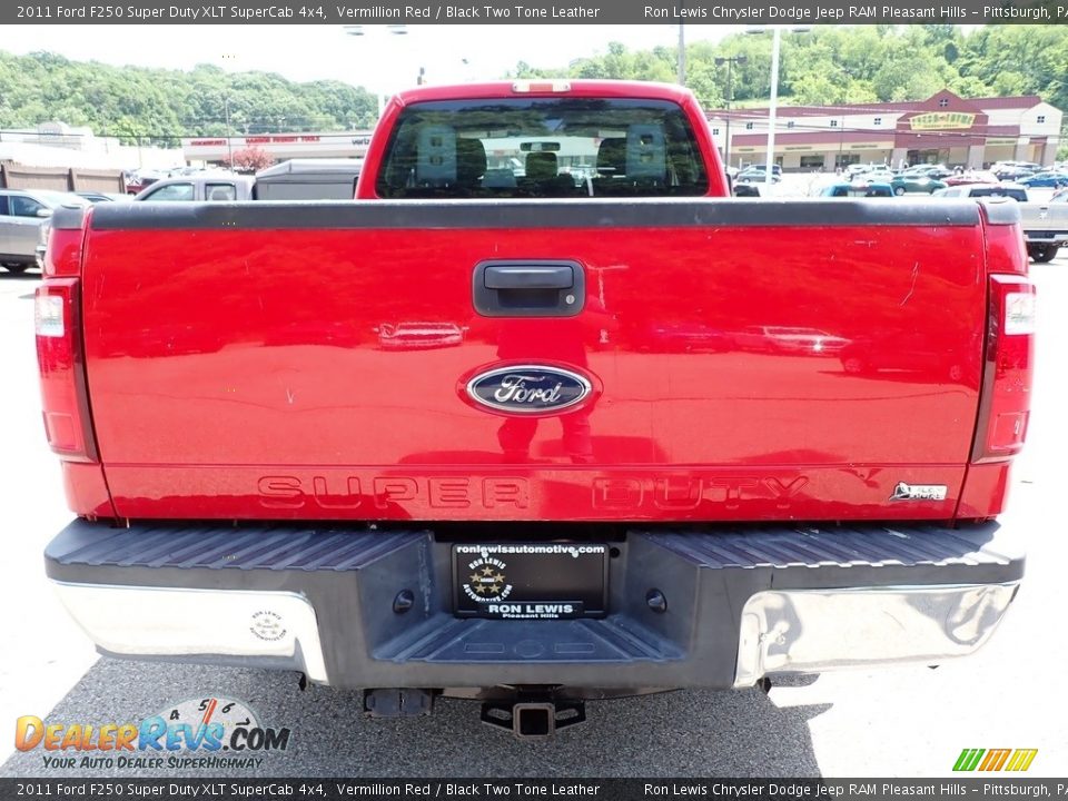 2011 Ford F250 Super Duty XLT SuperCab 4x4 Vermillion Red / Black Two Tone Leather Photo #4
