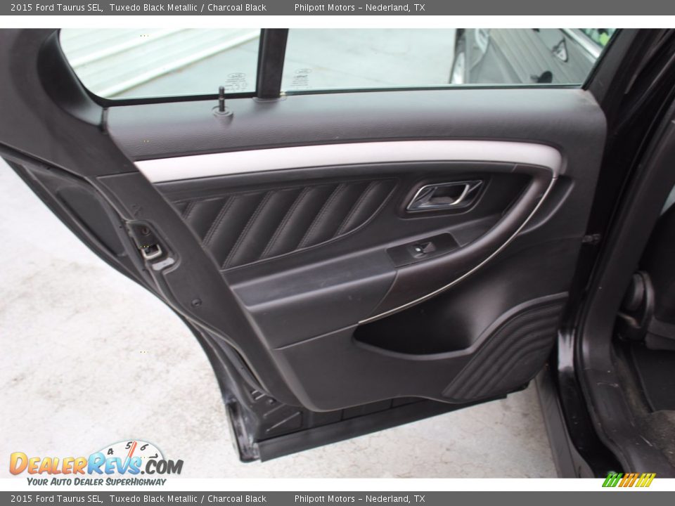 2015 Ford Taurus SEL Tuxedo Black Metallic / Charcoal Black Photo #23