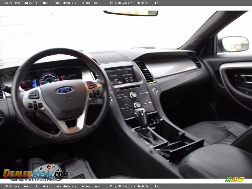 2015 Ford Taurus SEL Tuxedo Black Metallic / Charcoal Black Photo #25