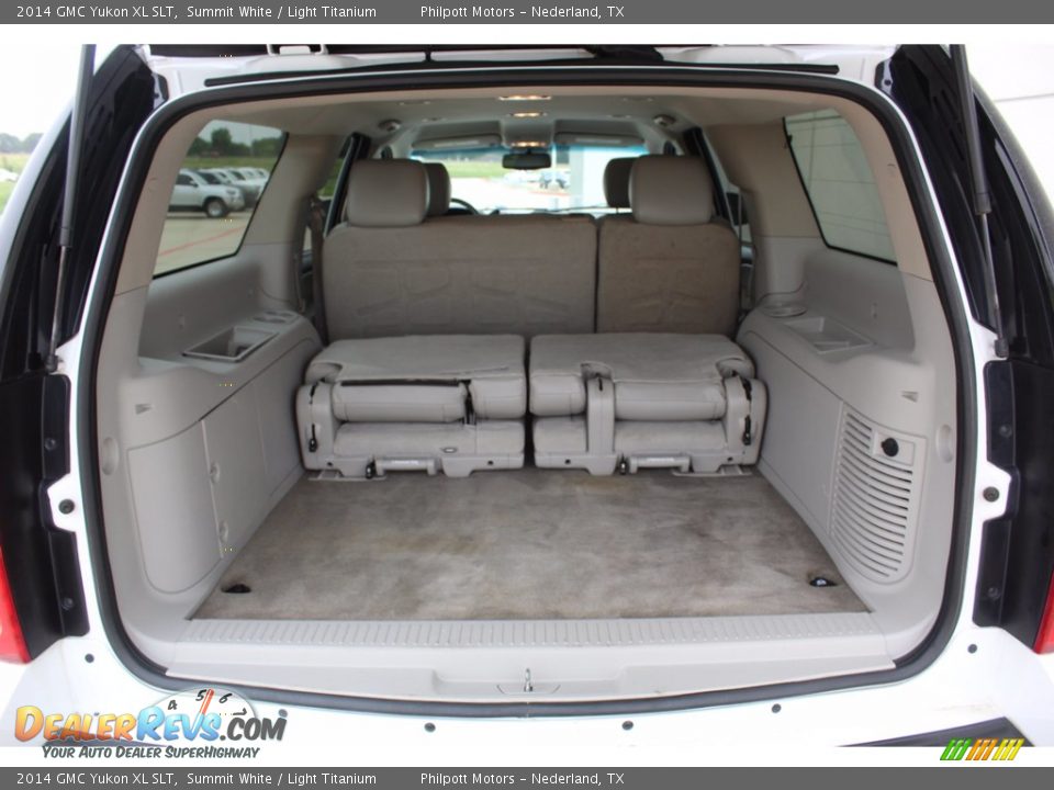 2014 GMC Yukon XL SLT Trunk Photo #22