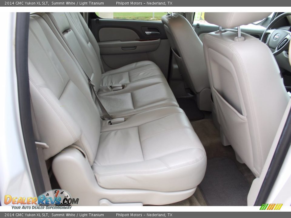 Rear Seat of 2014 GMC Yukon XL SLT Photo #24