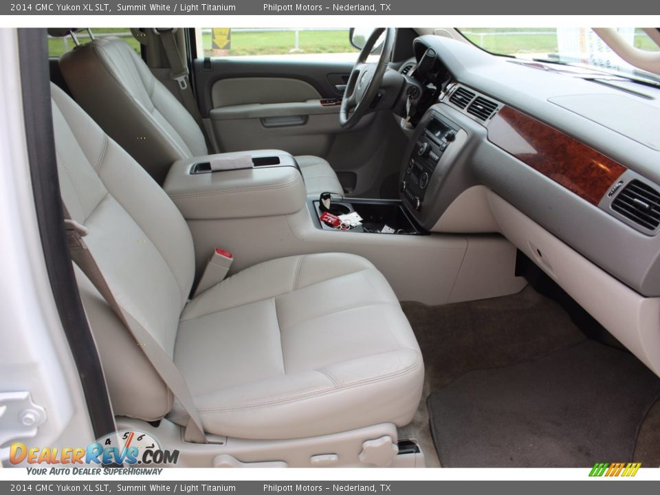Front Seat of 2014 GMC Yukon XL SLT Photo #26