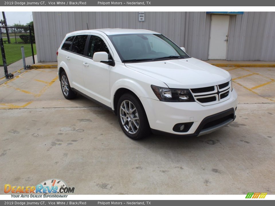 Front 3/4 View of 2019 Dodge Journey GT Photo #2