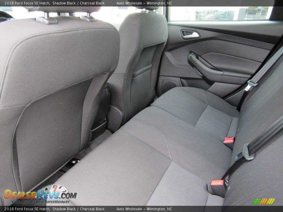 2018 Ford Focus SE Hatch Shadow Black / Charcoal Black Photo #12