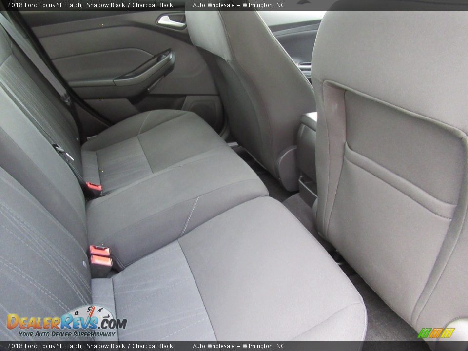 2018 Ford Focus SE Hatch Shadow Black / Charcoal Black Photo #14