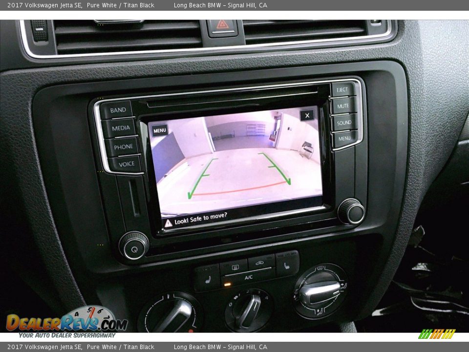 2017 Volkswagen Jetta SE Pure White / Titan Black Photo #17