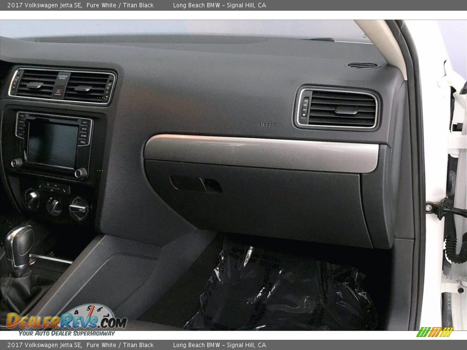 2017 Volkswagen Jetta SE Pure White / Titan Black Photo #22