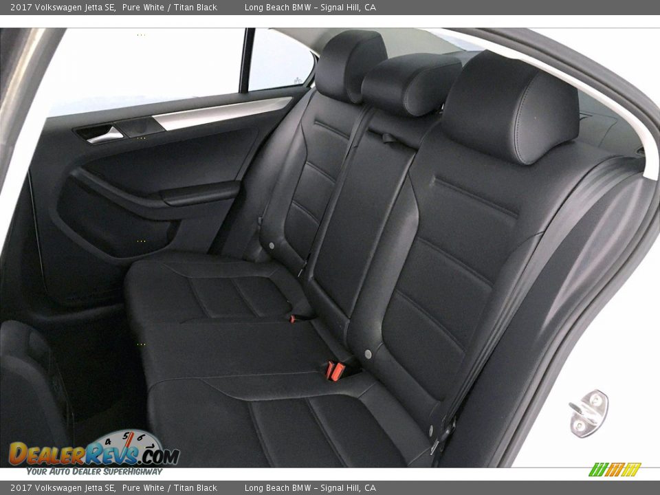 2017 Volkswagen Jetta SE Pure White / Titan Black Photo #30