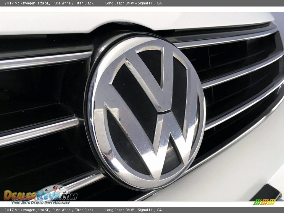 2017 Volkswagen Jetta SE Pure White / Titan Black Photo #33