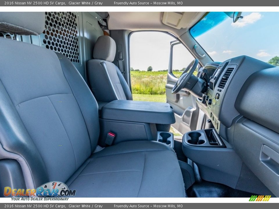 2016 Nissan NV 2500 HD SV Cargo Glacier White / Gray Photo #30