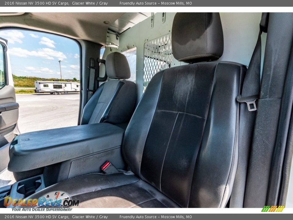 2016 Nissan NV 3500 HD SV Cargo Glacier White / Gray Photo #18