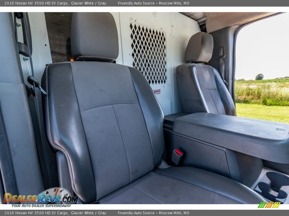 2016 Nissan NV 3500 HD SV Cargo Glacier White / Gray Photo #30