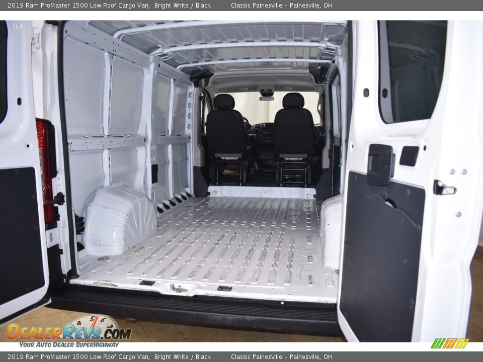 2019 Ram ProMaster 1500 Low Roof Cargo Van Bright White / Black Photo #8