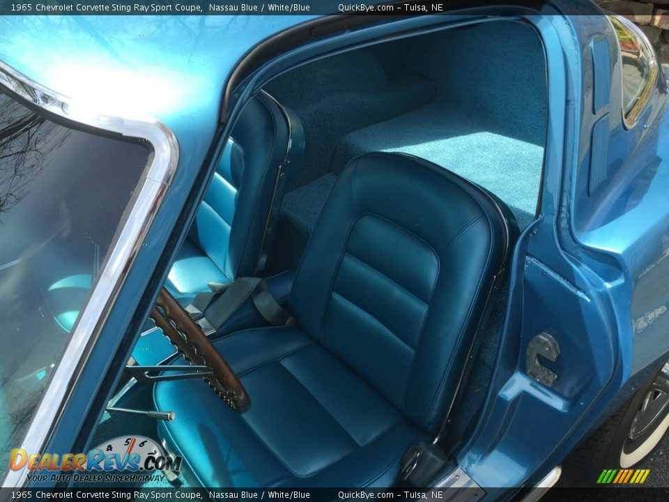 Front Seat of 1965 Chevrolet Corvette Sting Ray Sport Coupe Photo #5