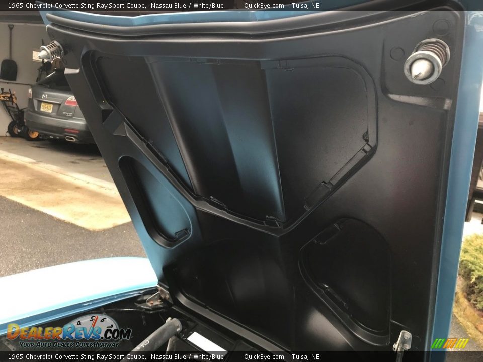 1965 Chevrolet Corvette Sting Ray Sport Coupe Nassau Blue / White/Blue Photo #12