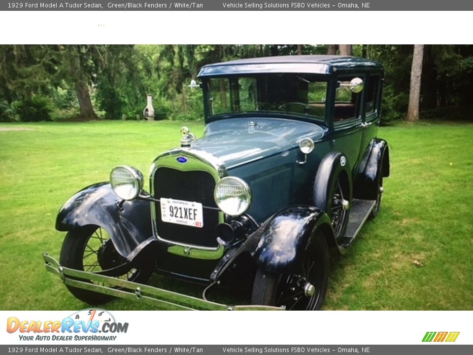 1929 Ford Model A Tudor Sedan Green/Black Fenders / White/Tan Photo #2