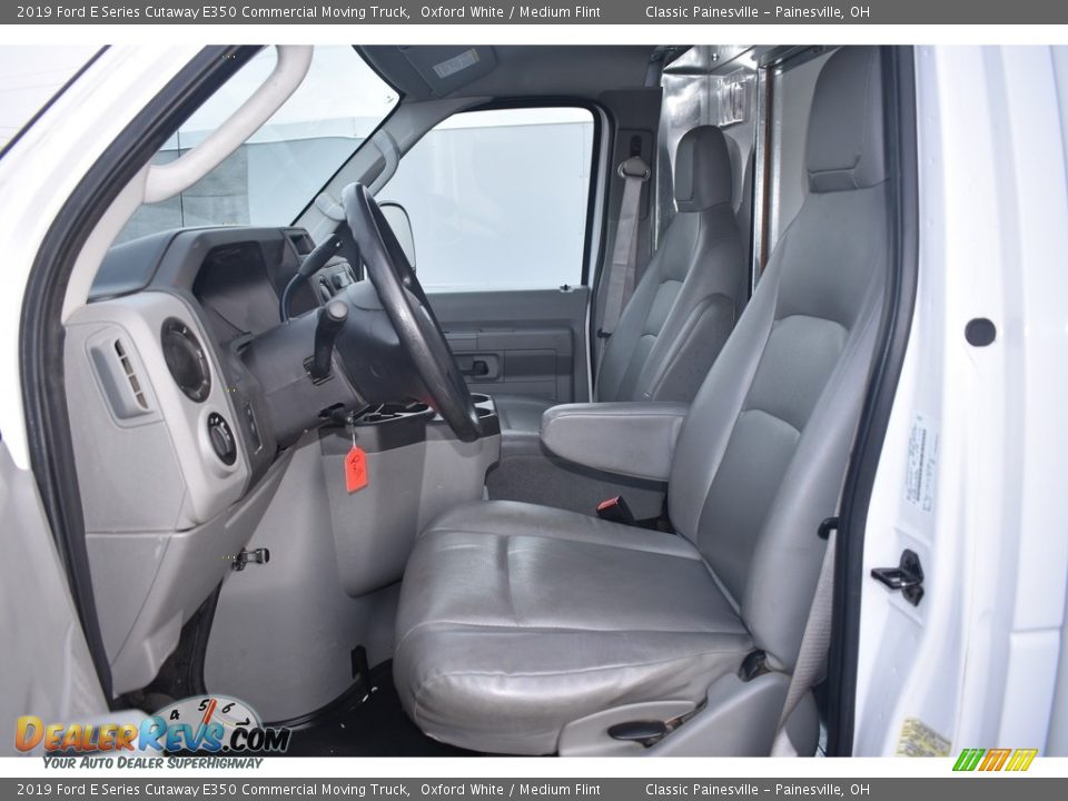 Medium Flint Interior - 2019 Ford E Series Cutaway E350 Commercial Moving Truck Photo #6