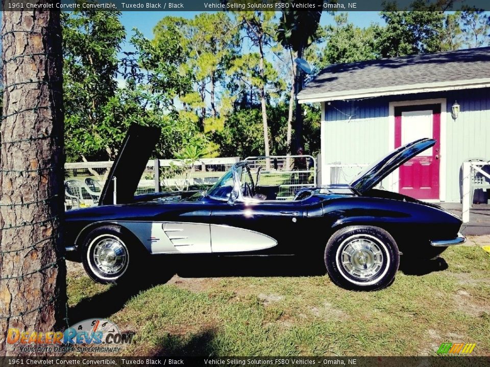 1961 Chevrolet Corvette Convertible Tuxedo Black / Black Photo #24