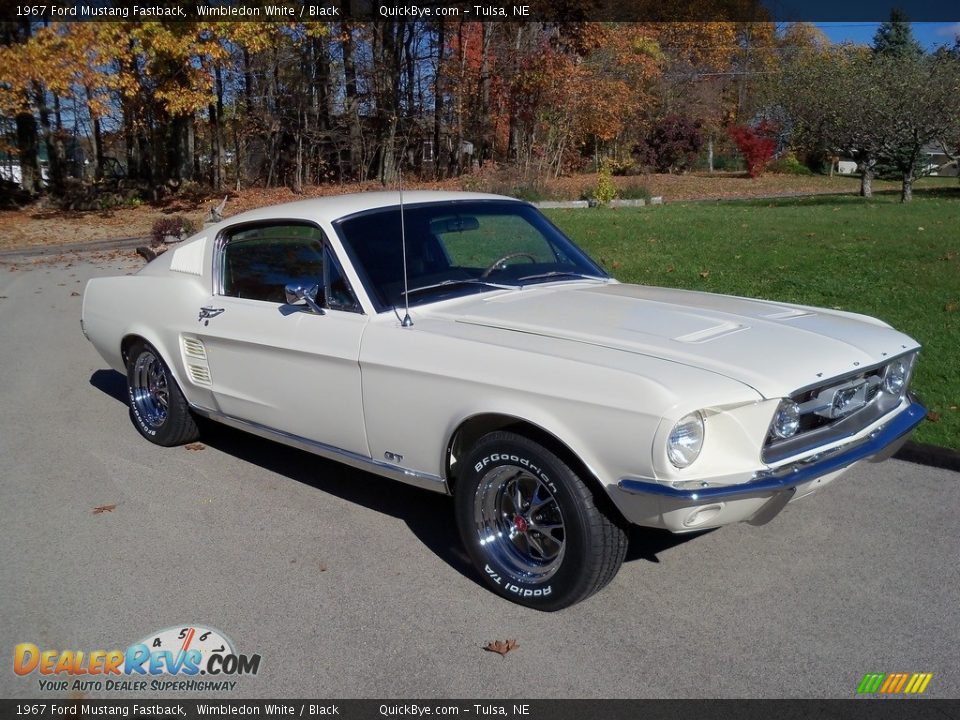 Front 3/4 View of 1967 Ford Mustang Fastback Photo #1