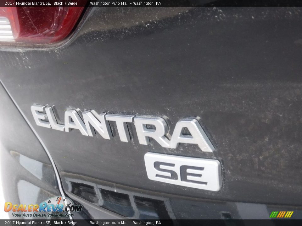 2017 Hyundai Elantra SE Black / Beige Photo #9