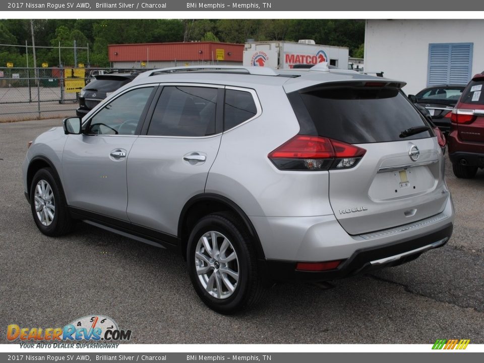 2017 Nissan Rogue SV AWD Brilliant Silver / Charcoal Photo #3