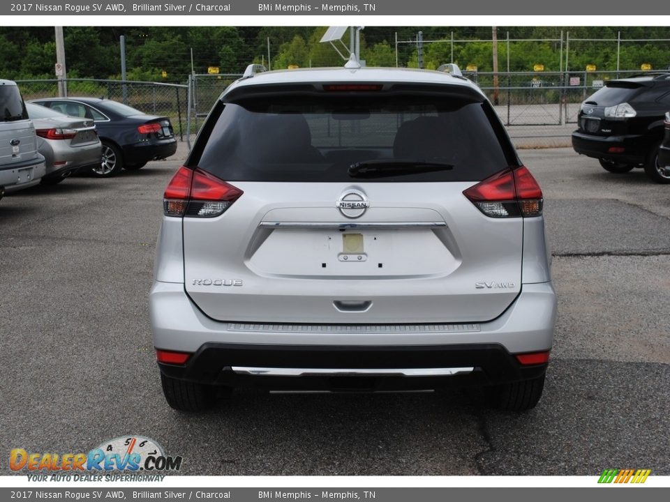 2017 Nissan Rogue SV AWD Brilliant Silver / Charcoal Photo #4