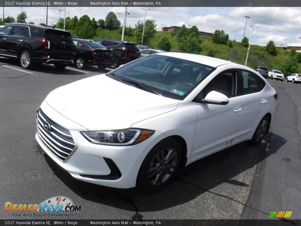 2017 Hyundai Elantra SE White / Beige Photo #5