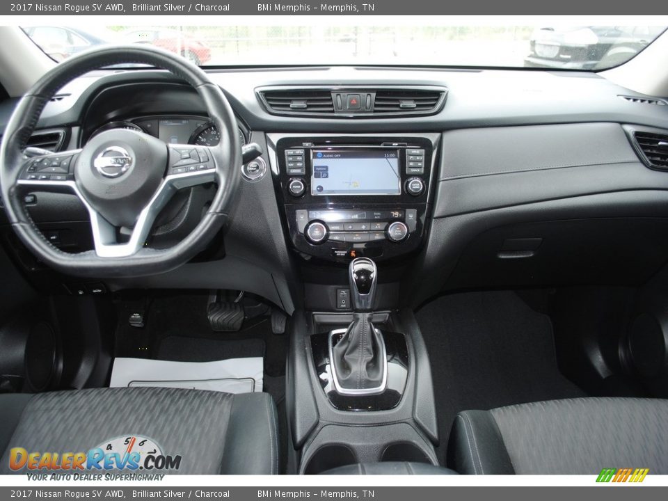 2017 Nissan Rogue SV AWD Brilliant Silver / Charcoal Photo #9
