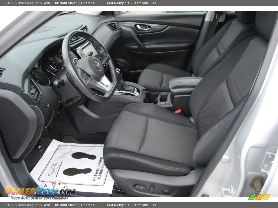 2017 Nissan Rogue SV AWD Brilliant Silver / Charcoal Photo #11
