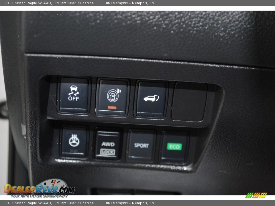 2017 Nissan Rogue SV AWD Brilliant Silver / Charcoal Photo #15