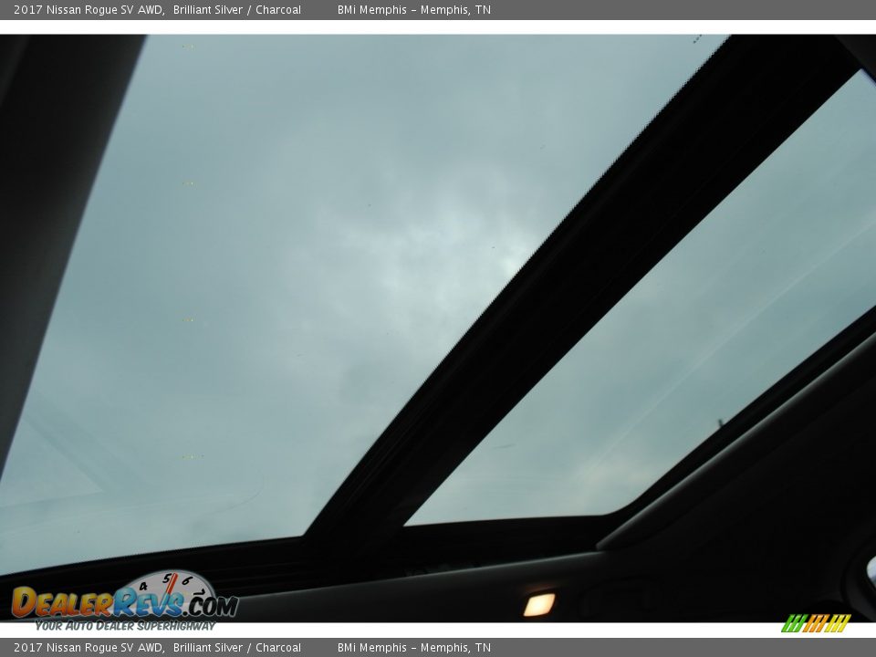 2017 Nissan Rogue SV AWD Brilliant Silver / Charcoal Photo #21