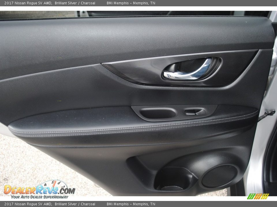 2017 Nissan Rogue SV AWD Brilliant Silver / Charcoal Photo #22