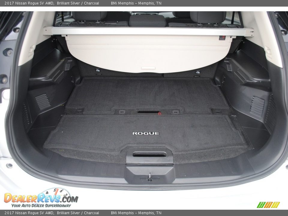 2017 Nissan Rogue SV AWD Brilliant Silver / Charcoal Photo #24