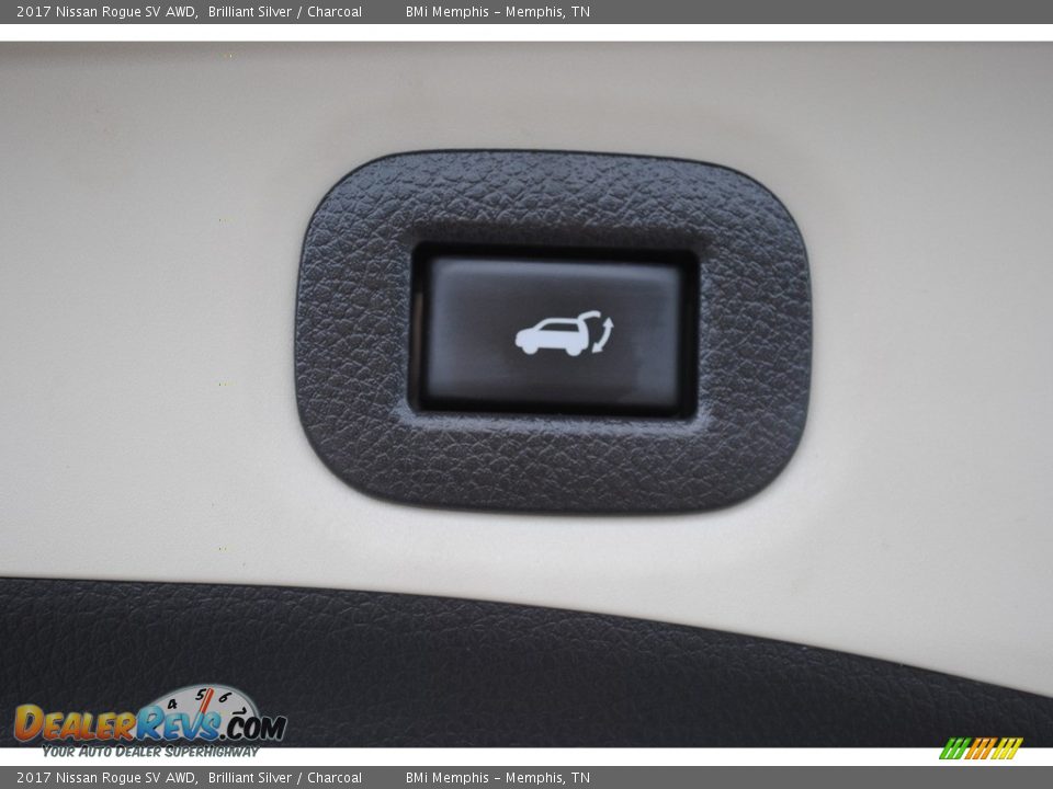 2017 Nissan Rogue SV AWD Brilliant Silver / Charcoal Photo #25