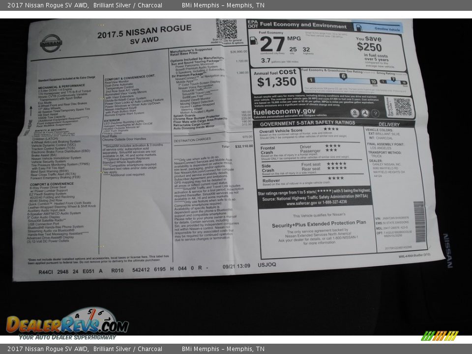 2017 Nissan Rogue SV AWD Brilliant Silver / Charcoal Photo #31