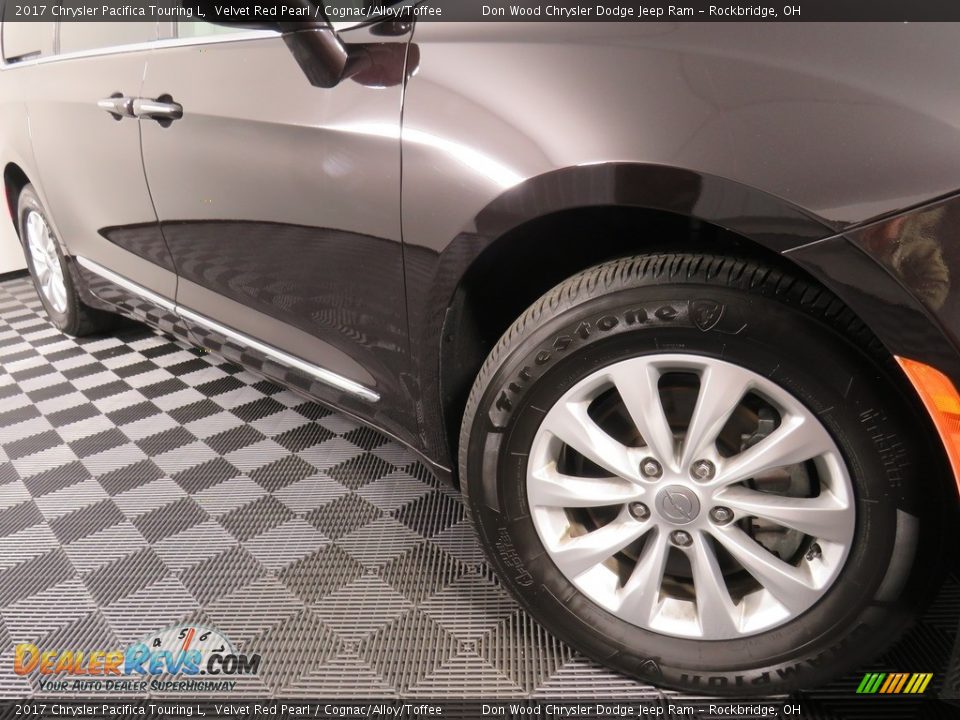2017 Chrysler Pacifica Touring L Velvet Red Pearl / Cognac/Alloy/Toffee Photo #5