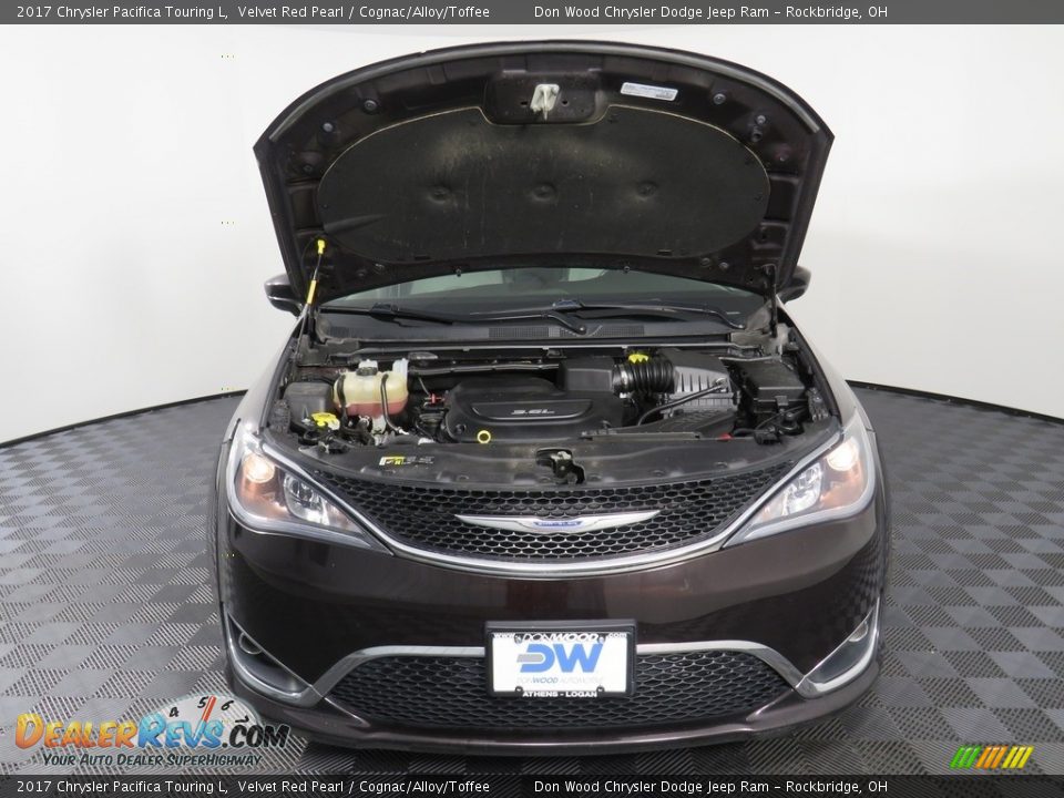 2017 Chrysler Pacifica Touring L Velvet Red Pearl / Cognac/Alloy/Toffee Photo #7