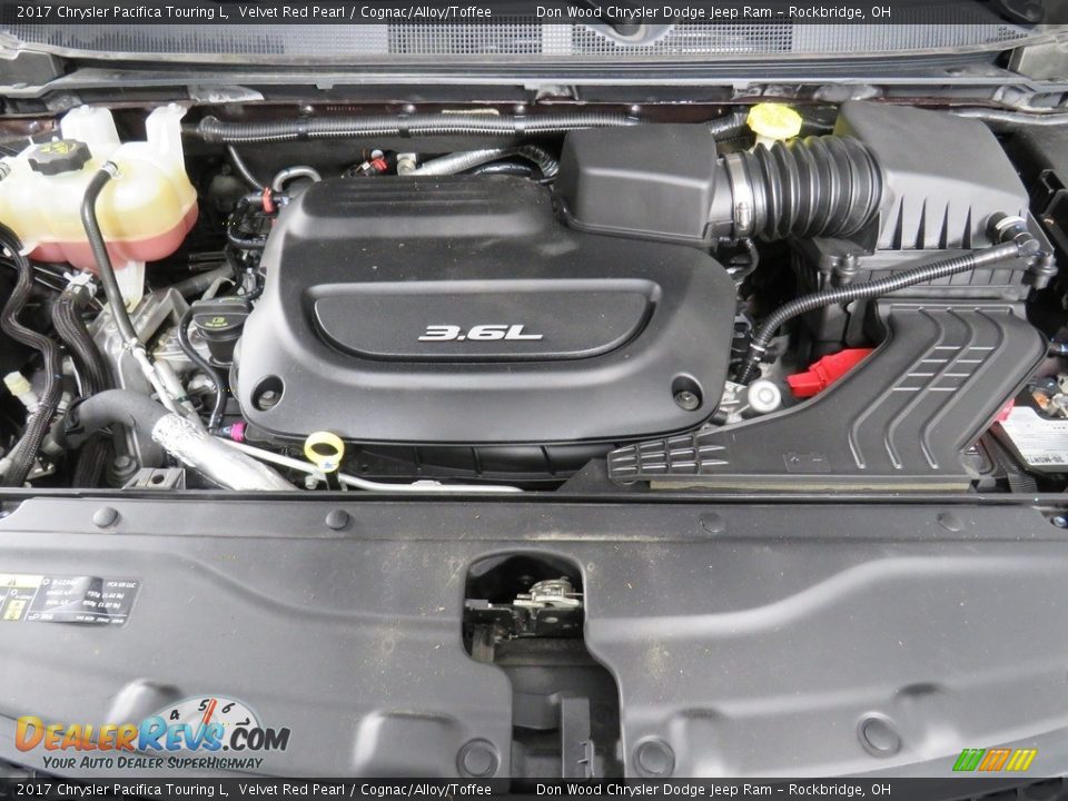 2017 Chrysler Pacifica Touring L Velvet Red Pearl / Cognac/Alloy/Toffee Photo #8