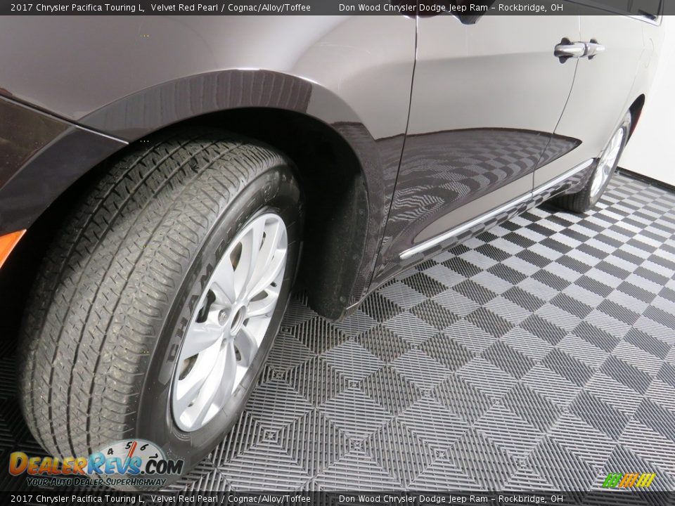 2017 Chrysler Pacifica Touring L Velvet Red Pearl / Cognac/Alloy/Toffee Photo #10